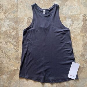 Lululemon All Tied Up Tank Size 4 🖤🩶